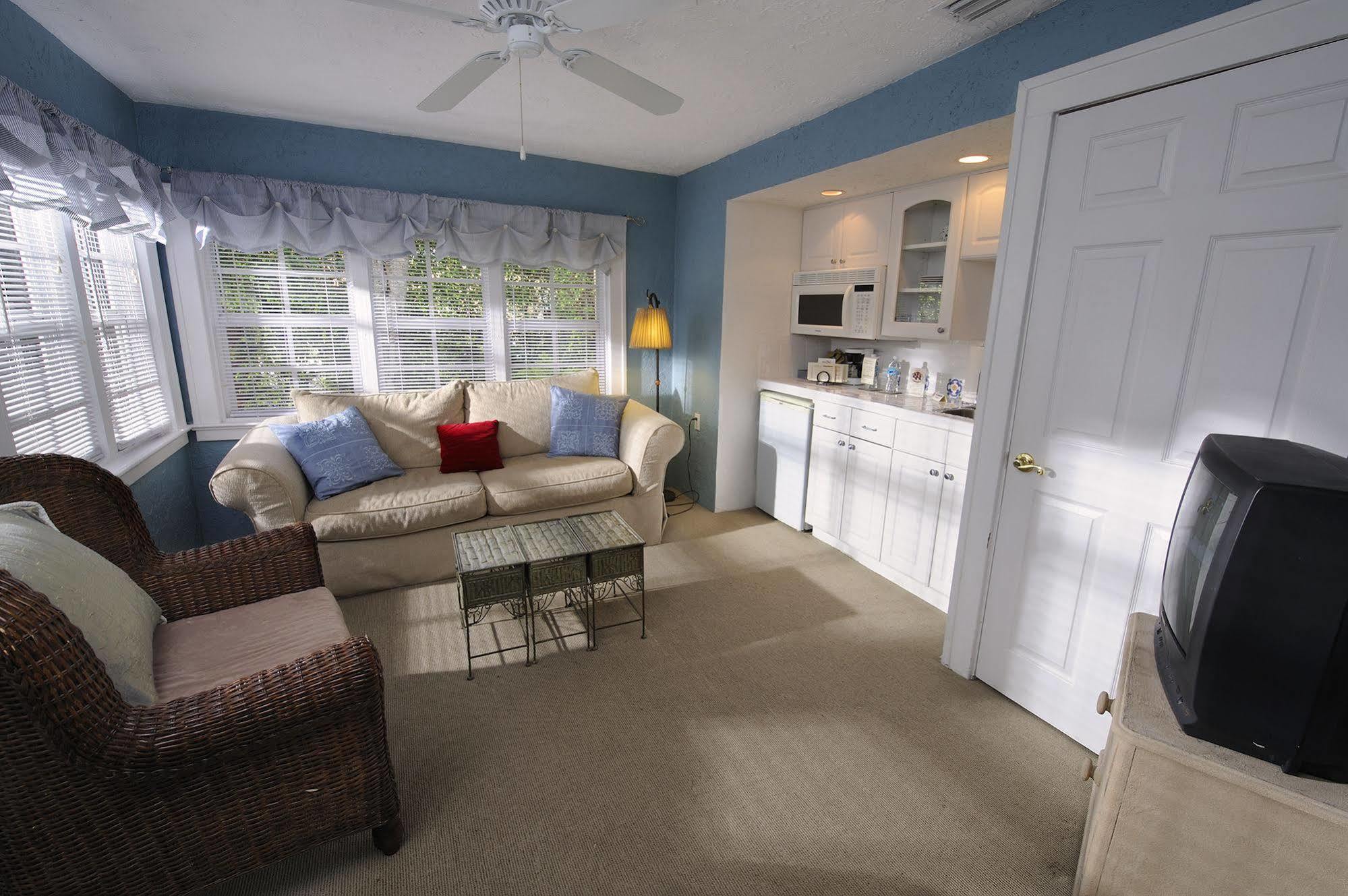 Mango Inn Bed And Breakfast Lake Worth Beach Exterior foto